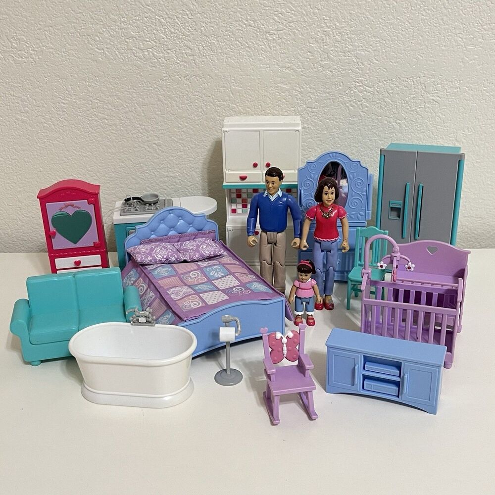 Toys R Us You & Me Happy Together Doll Figures and Dollhouse Furniture Lot FLAWS